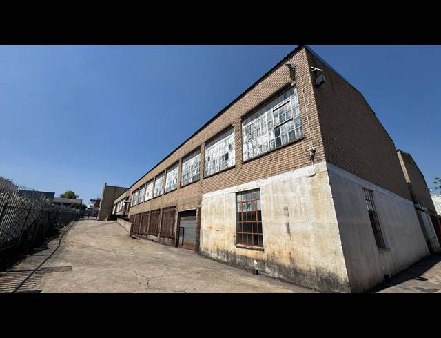 3,720M² WAREHOUSE TO LET IN WYNBERG